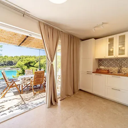 Perla Villa Vela Luka