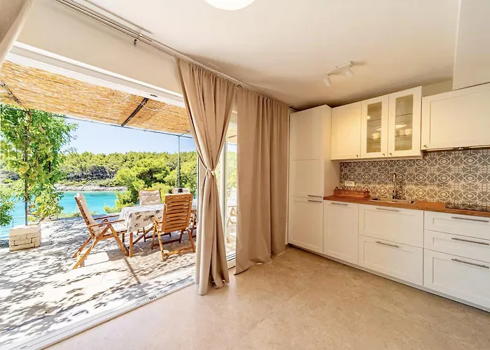 Perla Villa Vela Luka